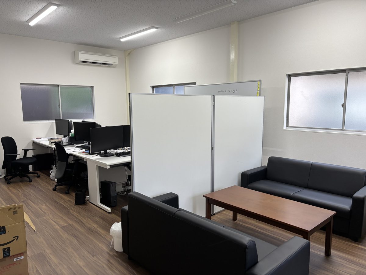 改修が完了した新事務所の内部